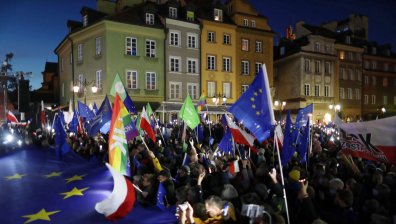 Настроенията в Полша са противоречиви: Ще тръгне ли страната към Polexit?