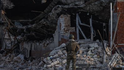 Руските военни с масирани нападения в Източна Украйна, контраатаките продължават