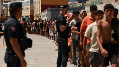 Испания отвърна на Италия: Въведе временен граничен контрол за пътуващите