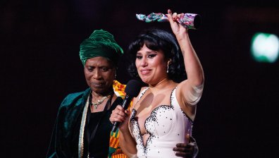 Британската изпълнителка Рей доминира наградите БРИТ