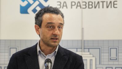 Изпращаме ли военна помощ на Украйна? Двама министри дадоха отговор