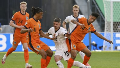 Австрия изненада неприятно Нидерландия, но и двете са на 1/8-финал