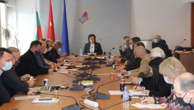 Нинова: Първи имаме готови листи и план за управление на България