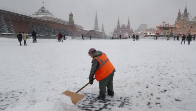 Москва е блокирана заради снеговалеж, отмениха полети