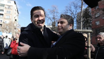 Кирил Петков се яви в прокуратурата, за да му повдигнат обвинение (СНИМКИ)