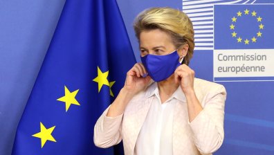 Фон дер Лайен: Трябваше по-рано да подсигурим доставките на ваксините