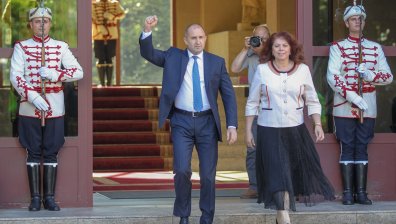 Радев при протестиращите: Страхливият умира всеки ден, смелият - само веднъж