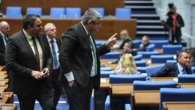Дебати в НС по вота на недоверие срещу кабинета "Желязков" (СНИМКИ)