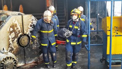 Три са откритите тела в запалилия се ферибот, предстои да ги идентифицират