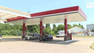 Собственици на бензиностанции: Чакат ни финансови проблеми заради отстъпката от 25 ст. за горива