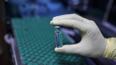 Първите дози от ваксината на AstraZeneca пристигнаха у нас