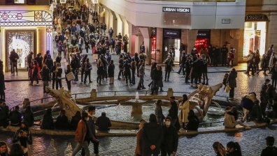 Коледа в Италия: Без пътувания и литургия в полунощ на Бъдни вечер