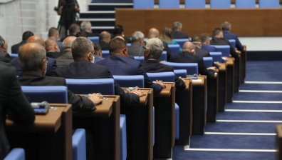 Паритет между ГЕРБ и БСП при избори днес, Трифонов с 16% подкрепа