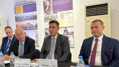 Икономическият министър: Български компании са лидери в отрасли на румънския пазар