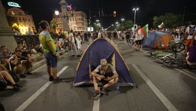 Многохилядни протести: Напрежение, палаткови лагери и парализирано движение
