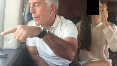 Скандалът с Джефри Епстийн: Полицията разследва частни полети от и до Санстед