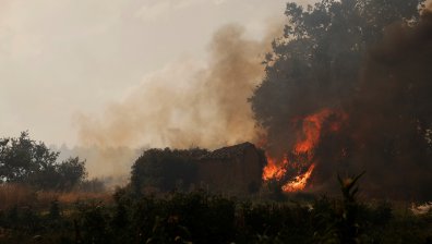 Бушуващите пожари в Испания взеха жертва
