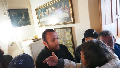 Бунт в Долни Богров: Жителите гонят новия свещеник (+СНИМКИ)