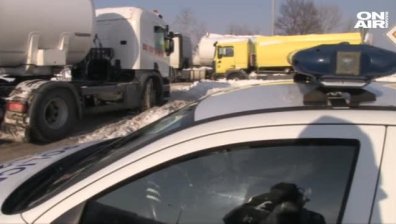 Опашка от тирове на "Дунав мост"