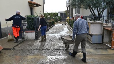 Порои наводниха къщи в Черна гора, река Ибар излезе от коритото си