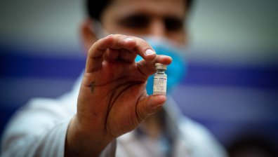 Анализатори обясниха акцията по дезинформация за ваксините в Иран