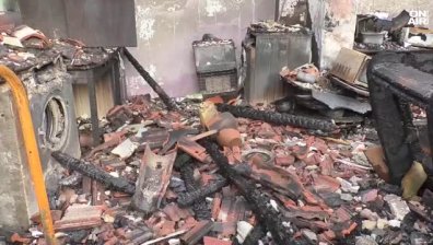 Пожар изпепели къщата на семейство, Славка и синът ѝ се нуждаят от помощ