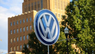 Плевнелиев: Продължаваме да участваме в състезанието за Volkswagen
