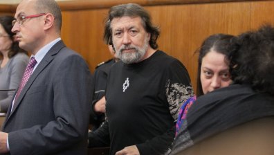Майката на Банев заплашвала свидели чрез интернет приложения