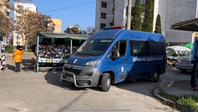 "Съдебна охрана" скри прокурорския син от журналистите - изведе го през задния вход