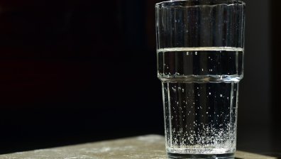 Обявиха водата от язовир "Тича" за негодна за пиене и готвене