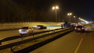 Тежка катастрофа на Южната дъга - коли са смачкани до неузнаваемост