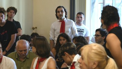 Без консенсус след срещата в МОН: Студенти от НАТФИЗ продължават да искат оставката на ректора