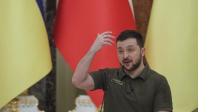 Украйна забрани символите "Z" и "V", Русия плаши с 50 нови ракети "Сармат"