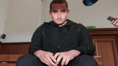4 години затвор за Йордан Исаев, който рани с бомбичка полицайка