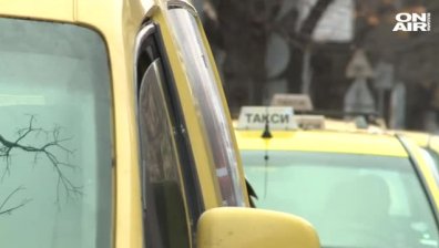 Задържаха трима младежи ограбили таксиджия в Бургас