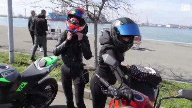 Бензин в кръвта: Жени отбелязаха 8 март с рев на мотори в Бургас