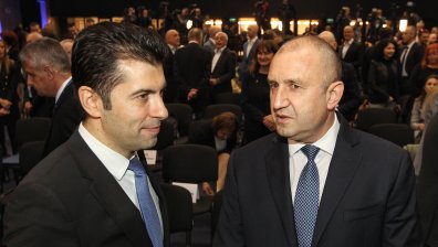 Радев няма да ходи с Петков във Франция за преговори по казуса с РСМ