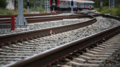 Мъж загина ударен от бързия влак Варна - София