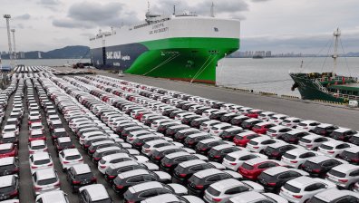 Китай се противопоставя на по-високите тарифи за електромобилите
