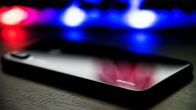 Huawei започва да предлага операционната си система