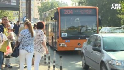 Фенове се сбиха в автобус на градския транспорт