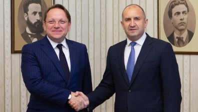 Радев пред Вархеи: Ясни принципи за разширяването на ЕС, за да има сигурност в Европа
