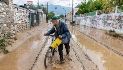 Извънредно предупреждение за силни гръмотевични бури в Гърция