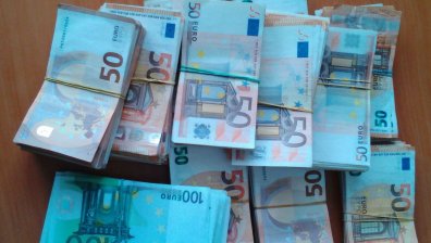 Митничари откриха недекларирани 100 000 евро в ТИР на "Капитан Андреево"