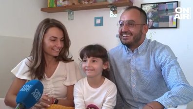 Трепетите на едно семейство и на малката Софи в първия учебен ден