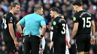 "Уест Хям" тресна "Лестър" и му показа пътя към Чемпиъншип