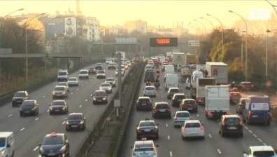 Смог покри Париж заради нов пик на замърсен въздух