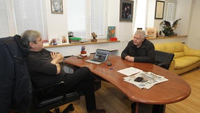 Запечатват "Труд", медията обяви гражданско неподчинение