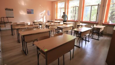 МОН разреши на директорите да предлагат дистанционно обучение