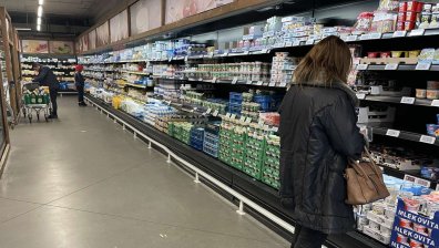 Министерството на икономиката: КЗК спира плана за по-ниски цени на храните